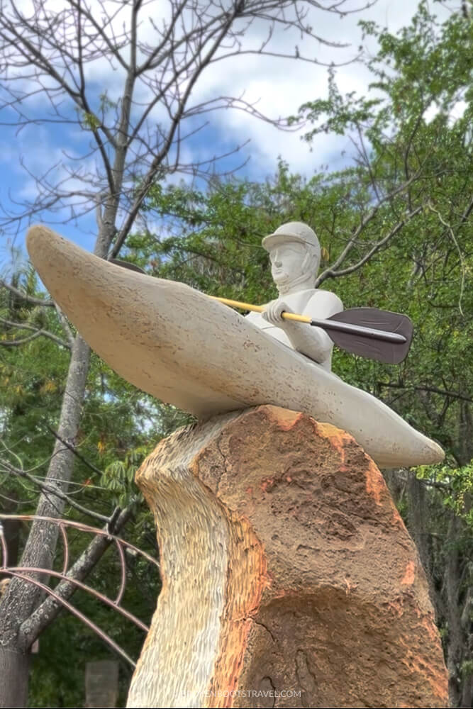 Statue of man kayaking Santander Colombia