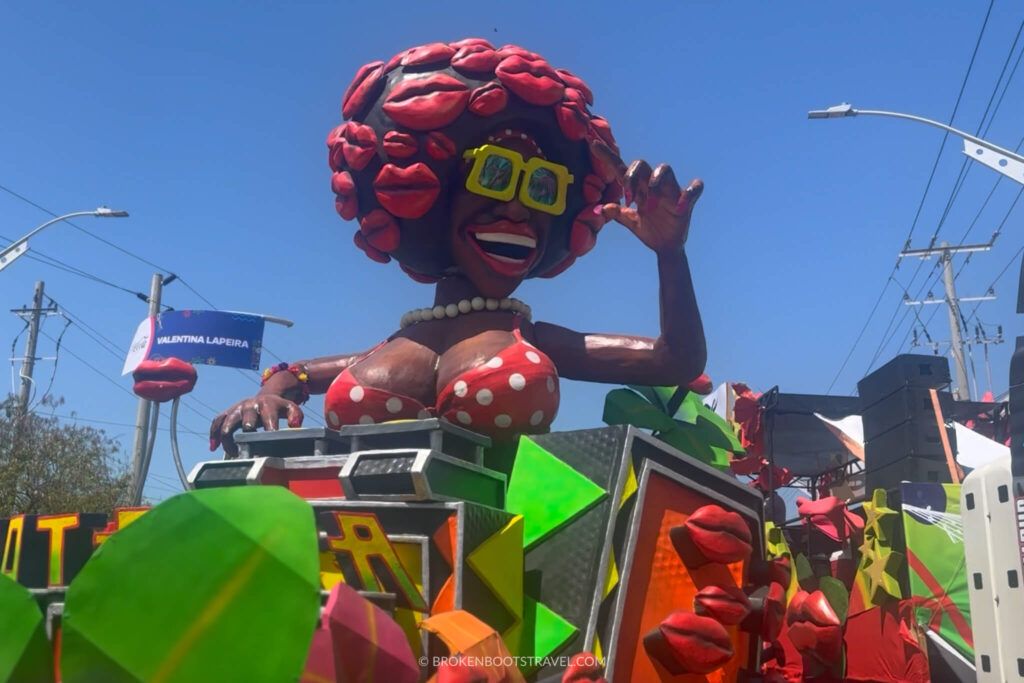 Float of a woman with red bathing suit at Barranquilla Carnival 