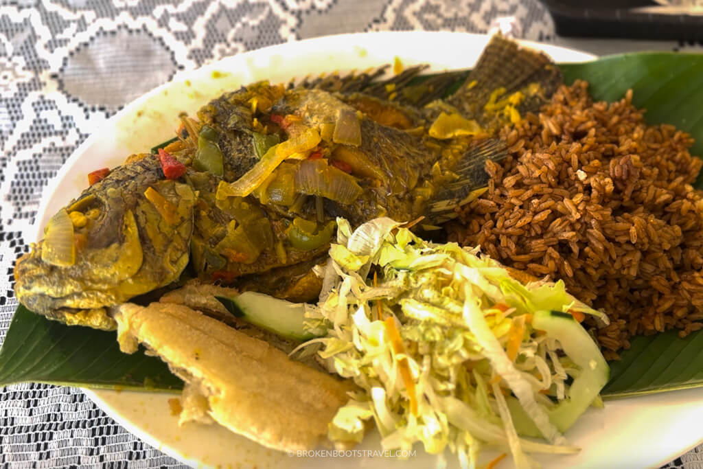 Fish with rice and salad, Bandeja de pescado